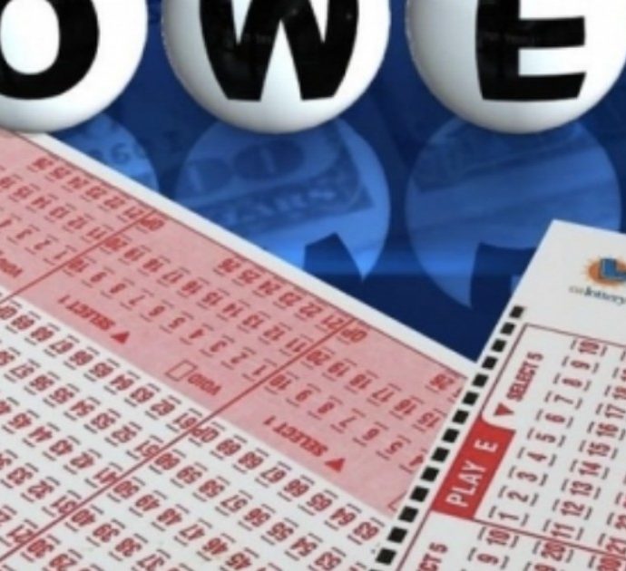 Negoziante gli dà un biglietto della lotteria “sbagliato”: lui lo tiene e diventa milionario