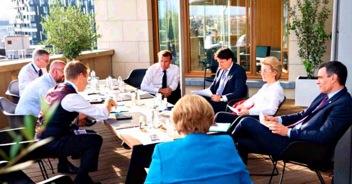 Recovery fund, la seconda giornata del consiglio si chiude senza accordi. Conte: “Siamo in stallo, più complicato del previsto”. I 27 di nuovo riuniti da mezzogiorno di domenica