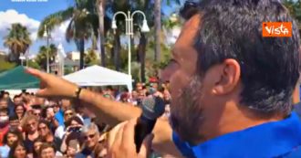 Copertina di Salvini in Puglia contestato a Martina Franca, Gallipoli e Ceglie Messapica. E dal palco replica: “Siete quattro sfigati figli di papà”