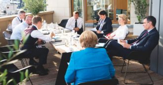 Copertina di Le 24 ore di Conte a Bruxelles: “È più difficile del previsto”