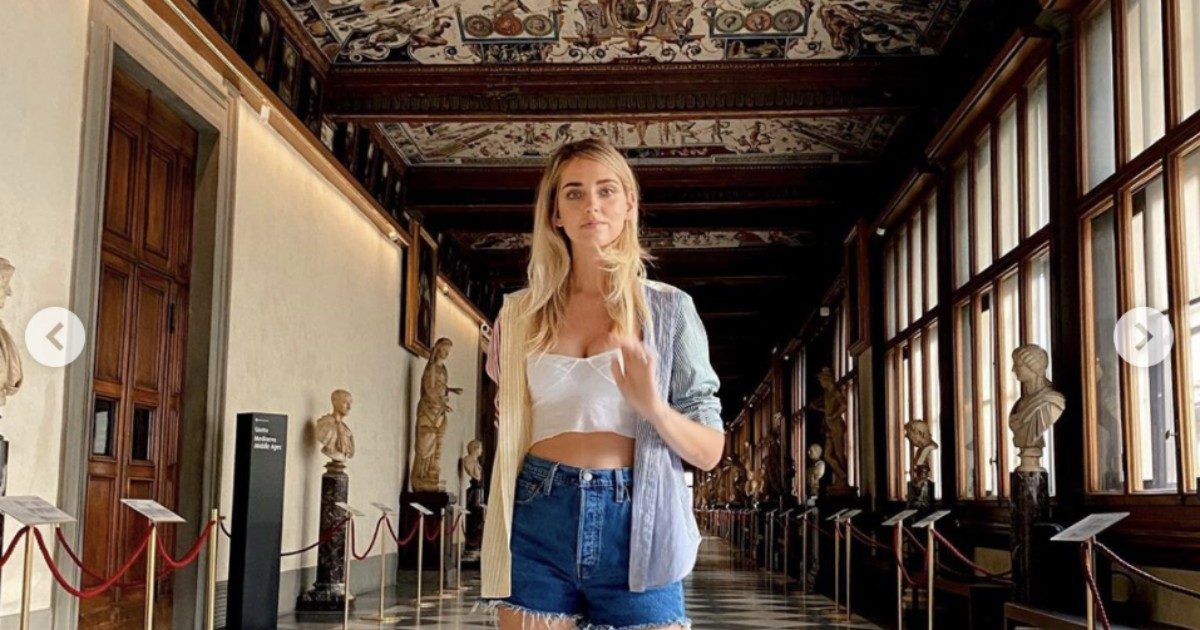 Effetto Ferragnez sugli Uffizi: boom di visitatori nel weekend, +27% di giovani dopo la visita di Chiara Ferragni