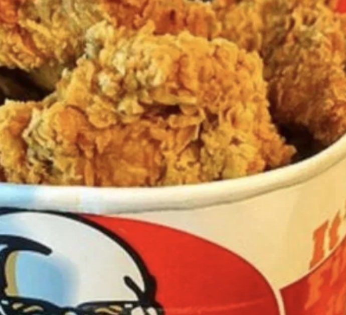 KFC, addio ai polli. Arrivano le crocchette in 3D: “Gusto e forma non cambieranno”