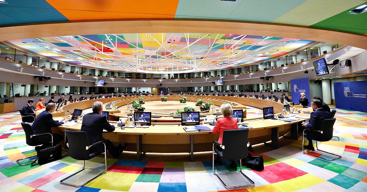 Recovery fund, vertice notturno sulla nuova proposta: all’Italia 209 miliardi. “Persi 3,4 miliardi di sussidi ma guadagnati 35 di prestiti”. Michel: “Sono fiducioso, accordo è possibile”