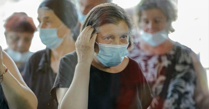 Coronavirus, in Romania centinaia di positivi “liberi” e record di contagi. Governo: “Da oggi isolamento degli infetti”