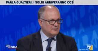 Copertina di Recovery Fund, Gualtieri su La7: “Conte è stato decisivo in Ue. Nel prossimo dl incentivi per assunzioni e decontribuzioni”