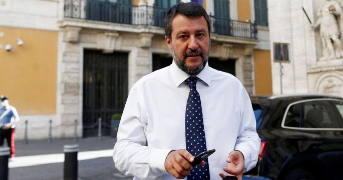 Open Arms, il Senato autorizza il processo a Matteo Salvini: 149 voti per il sì, 141 contrari. La sua difesa: “Processo politico, un regalo”