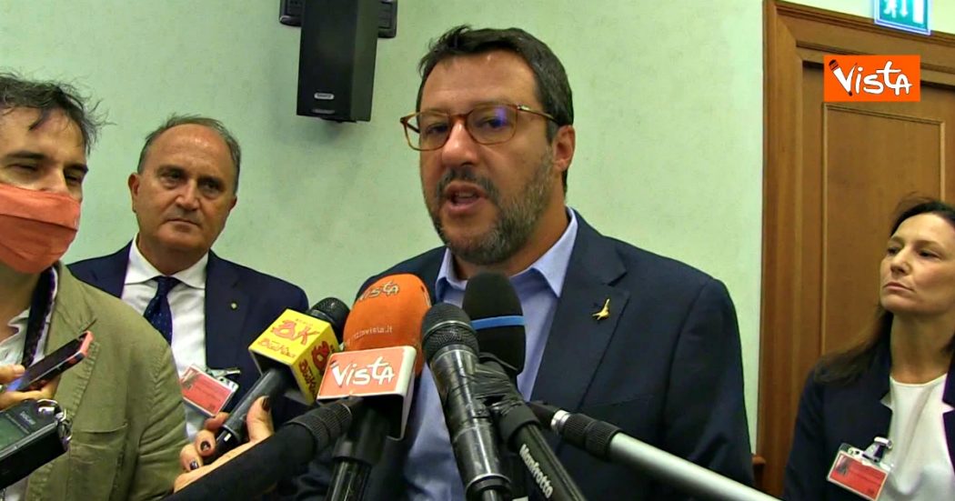 Salvini: “De Luca? Fa schifo, continua a ridere dei morti di Bergamo, Milano e Brescia”