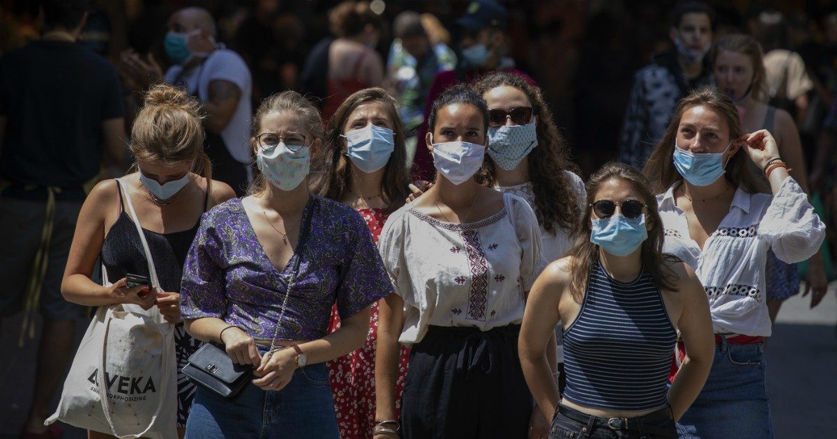 Coronavirus, in Italia sarà seconda ondata di contagi come in Spagna? “Tutto è possibile, virus imprevedibili. Chi va in vacanza sia prudente”