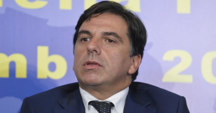 Catania, il sindaco Salvo Pogliese (Fdi) condannato per le spese pazze: sospeso dall’incarico in virtù della Legge Severino