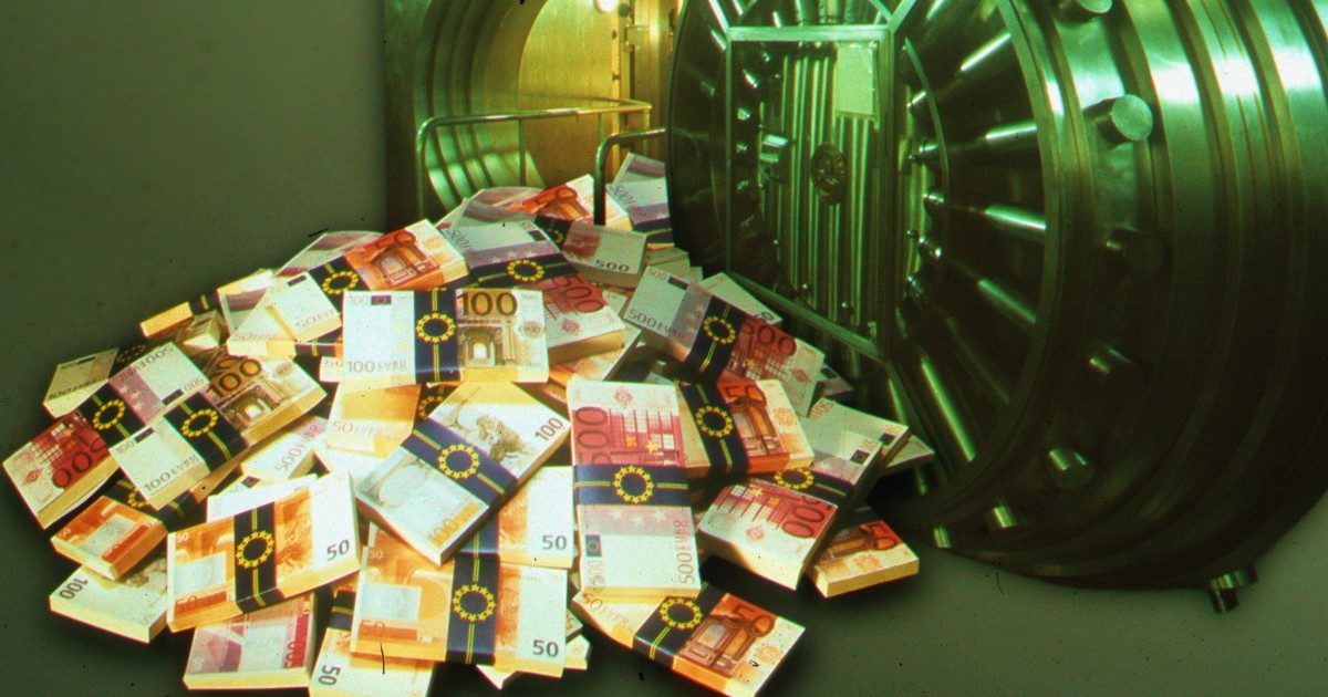 Disuguaglianza, l’economista che ha mostrato i vantaggi della globalizzazione per i ricchi aggiorna il suo grafico: “Con la crisi la crescita dei loro redditi si è fermata”. Ma altri esperti contestano i dati