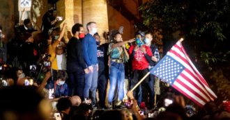 Copertina di Il sindaco che scala l’Everest, ma “inciampa” sui lacrimogeni