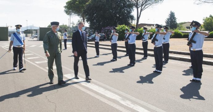 Tangenti e appalti militari truccati: la Difesa sapeva, non ha mosso un dito
