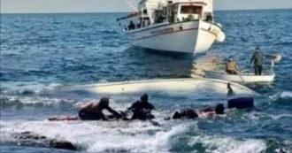 Copertina di Tunisia, il naufragio silenzioso di 56 giovani: cadaveri ripescati in mare. “È uno strazio, i genitori arrabbiati con lo Stato”