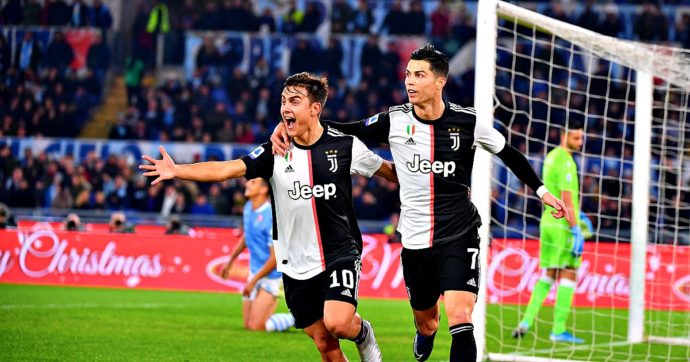 Juventus-Sampdoria 2-0, nono scudetto consecutivo per i bianconeri. Primo tricolore per Sarri, è il 36esimo per la Signora