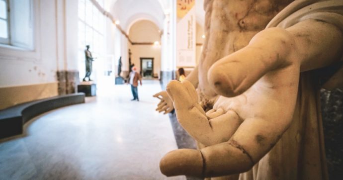 Copertina di Post covid-19 La difficile rinascita dei musei  Chiusure, precariato, emergenza