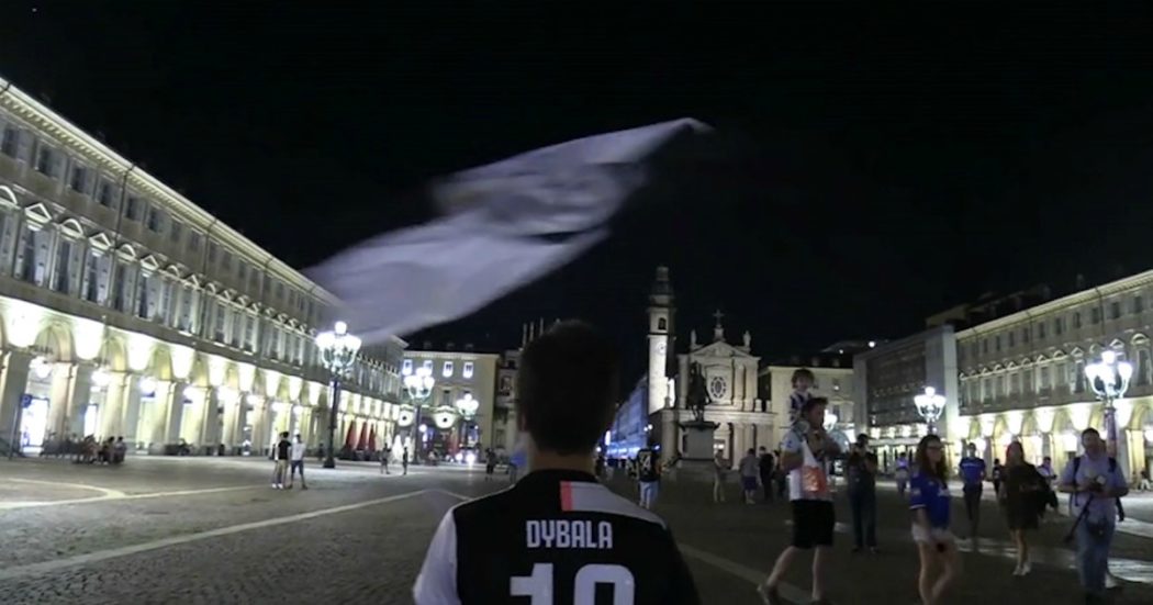 Scudetto Juventus, la festa dei tifosi a Torino è contenuta: Piazza San Carlo è semi-deserta. “Quest’anno la vittoria ha un sapore diverso”