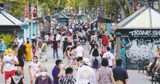 Copertina di Mezza Europa in piena crisi virus