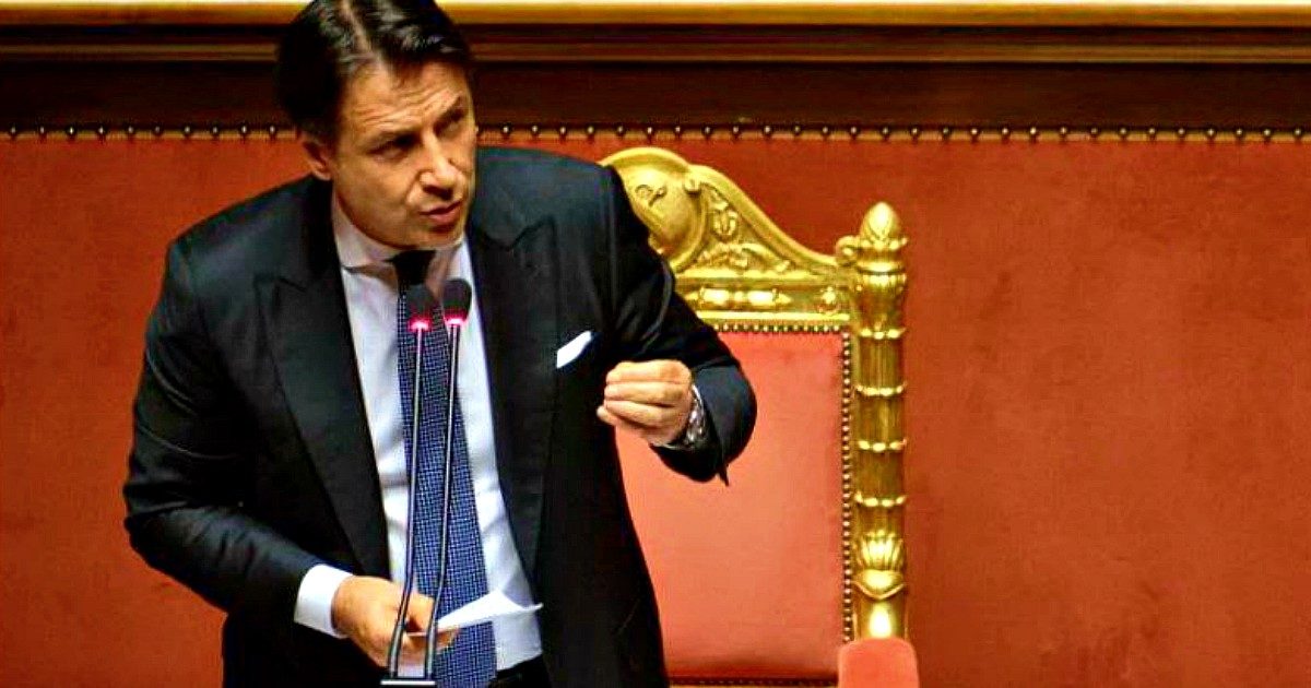 Stato d’emergenza fino al 15 ottobre: ok del Senato con 157 voti a favore. Conte alle opposizioni: “Non serve più? Sfido a chiederlo alle Regioni”.