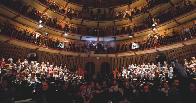 Copertina di Piccolo Teatro, grandi inciuci: si cerca ancora il direttore