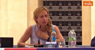 Copertina di Meloni e la ricetta anti-crisi: “Mille euro sul conto e dopo le verifiche. Io come Cetto? Danno reddito di cittadinanza a Maso e pusher”