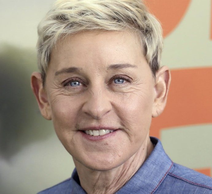 Ellen DeGeneres, la famosa conduttrice chiede scusa ai suoi dipendenti: “Farò in modo che non accada più”