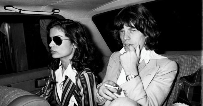 Copertina di Mick Jagger, la spinta, la denuncia, i soldi e “lasciate lo stronzo”