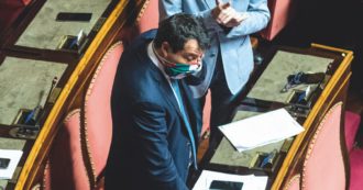 Copertina di Alla festa del Papeete mancano gli invitati: Salvini si sveglia male