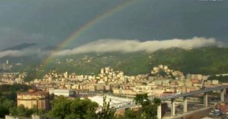 Copertina di Genova, l’arcobaleno “abbraccia” il nuovo ponte San Giorgio: le immagini