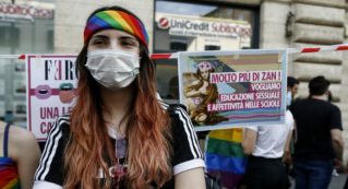 Copertina di Legge contro l’omofobia, il ddl Zan in discussione alla Camera: la diretta da Montecitorio