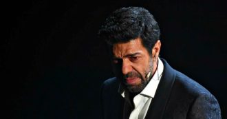 Copertina di Pierfrancesco Favino: “Io da apprendista guardo il maestro Volontè di cui ho sbobinato tutto lo sbobinabile”