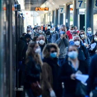 Copertina di Covid, contagi e restrizioni: il Fatto di domani 16 novembre