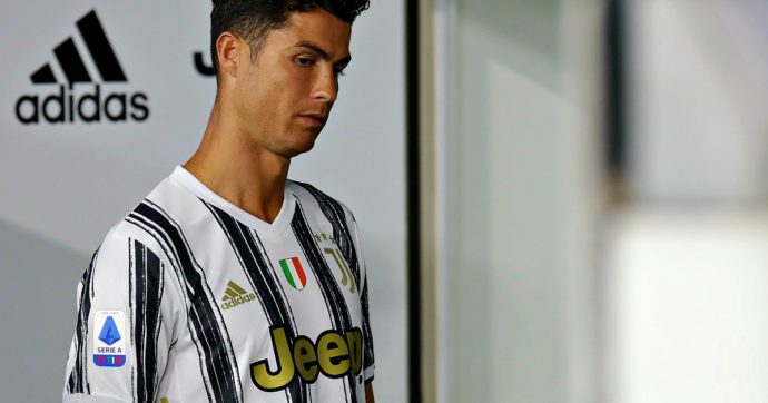 Da simboli a introito: oggi i divari nel calcio si misurano (anche) guardando alle magliette. Perché e come le divise stanno cambiando