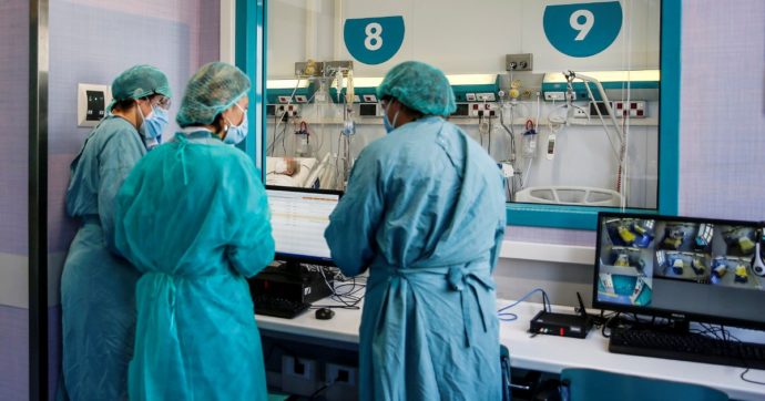 “Soldi ai Cuffaro per ringraziarli”: l’intercettazione dell’indagato per gli appalti nella Sanità in Sicilia