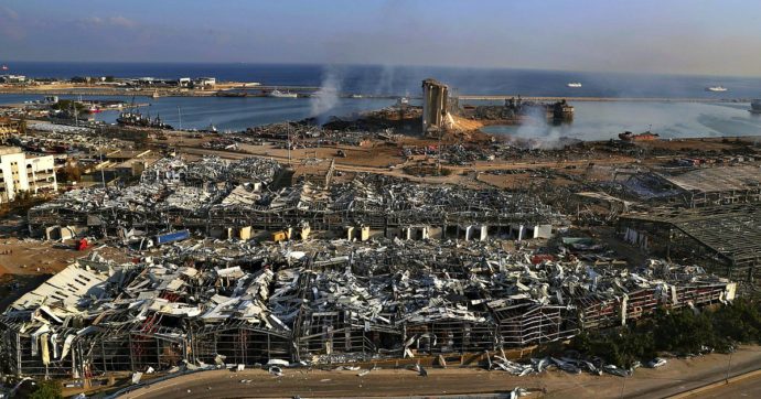 Copertina di Financial Times: martedì scorso a Beirut è esploso quello che restava del Libano