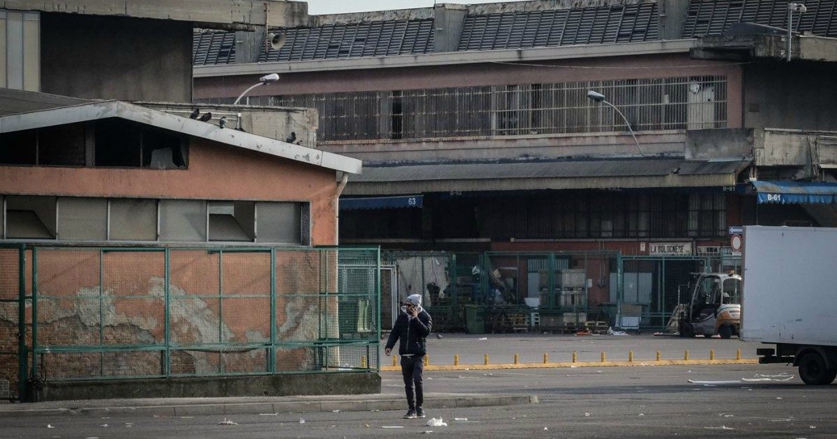 “Lavoravo in nero 12 ore al giorno e ho chiesto al mio capo di essere regolarizzato: mi ha cacciato”. Il decreto Rilancio e la speranza svanita di Amish