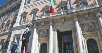 Copertina di “Lo stipendio non basta”: la carica degli eletti locali