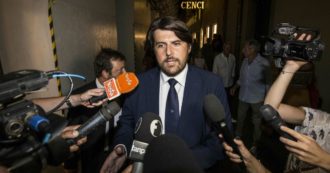 Copertina di M5s, il viceministro Buffagni: “Mandati o alleanze con i partiti non sono argomento da votazione a Ferragosto, ma da Stati generali”