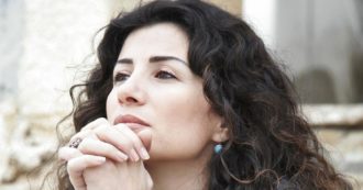 Copertina di “Il crollo del governo non c’entra niente con l’esplosione di Beirut: è un gioco politico”