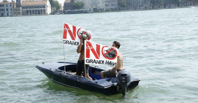 Le grandi navi non entreranno a Venezia per tutta la stagione 2020, le compagnie hanno dirottato i viaggi sul porto di Trieste