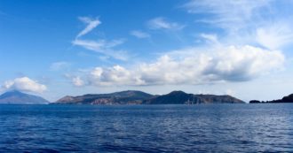 Copertina di Ferragosto alle Eolie tra la monnezza. Caro sindaco, ma perché?