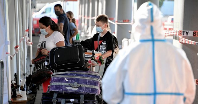 Test rapidi per chi rientra dai quattro Paesi a rischio