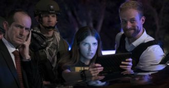 Copertina di The Day Shall Come, Chris Morris a FqMagazine: “Negli Usa crimini organizzati apposta per inventarsi colpevoli da mandare in tv”