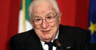 Copertina di Francesco Cossiga, oggi c’è chi lo rimpiange. Ecco le cose da non dimenticare