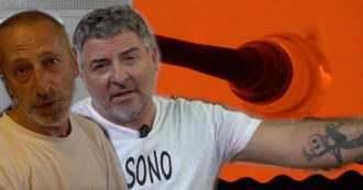 Copertina di Dal coronavirus il colpo di grazia ai vetrai di Murano: “Non vogliamo diventare una cartolina”. Ma resistere è sempre più difficile