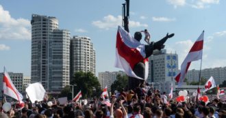 Copertina di Lukashenko non molla e usa Putin come minaccia