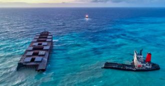 Copertina di Mauritius, arrestato il capitano della petroliera incagliata su una barriera corallina