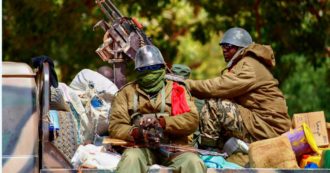Copertina di Golpe militare in Mali: arrestati presidente e primo ministro. Onu, Consiglio di sicurezza straordinario. Condanna di Macron e Ue