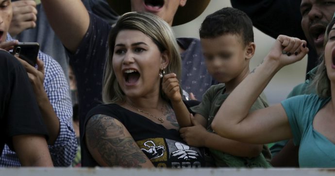 Brasile, abortisce a 10 anni dopo gli abusi dello zio. Estrema destra, conservatori religiosi e pro-family assediano l’ospedale