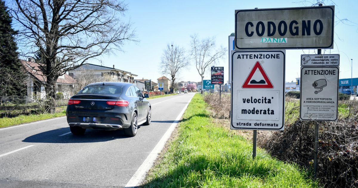 Sei mesi dopo il paziente 1, parla la moglie: “Noi che abbiamo vissuto il covid, ai giovani chiediamo di usare la testa. C’è troppa superficialità”