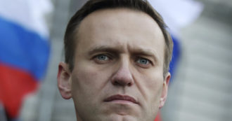 Copertina di Alexei Navalny ha iniziato lo sciopero della fame in carcere: “Mi sento male e non mi permettono di essere visitato da un medico”
